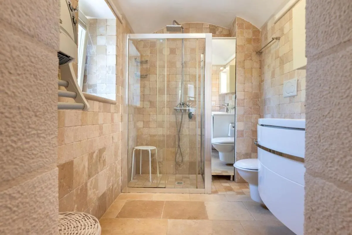 Villa Cavaliere Roma 0*,